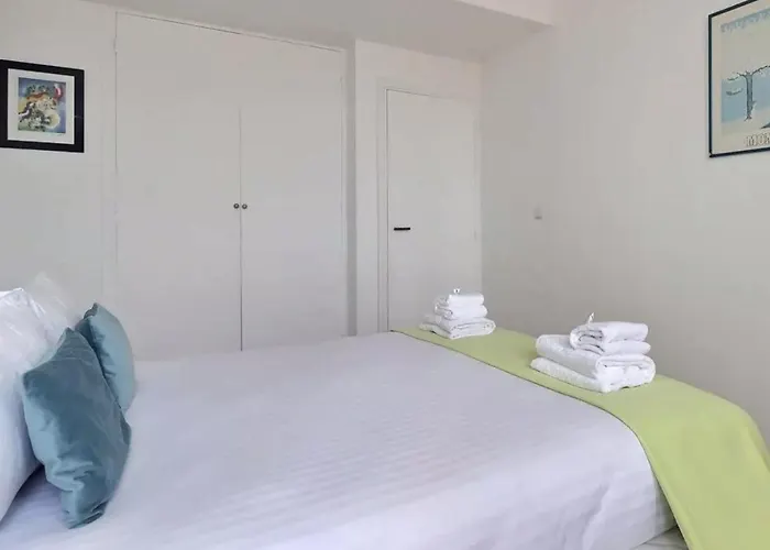 Superbe Champs Elysees Wagram パリ