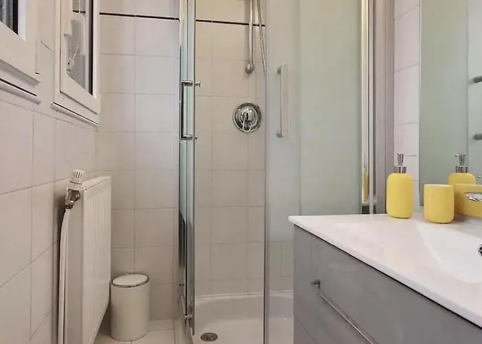 Superbe Champs Elysees Wagram パリ