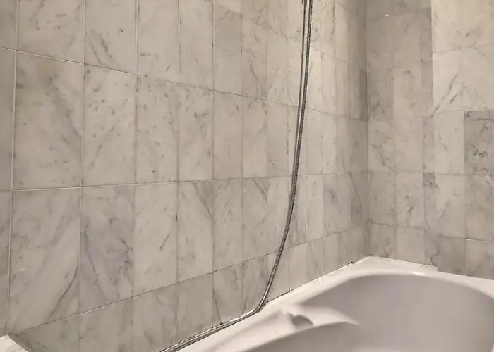 Superbe Champs Elysees Wagram アパート